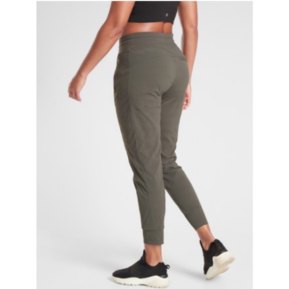 Athleta Trekkie North Jogger Pants in Mountain Olive